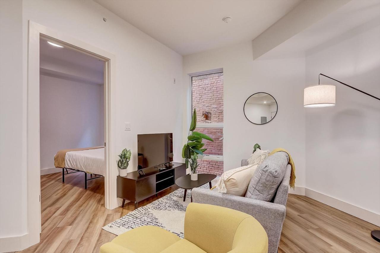 Frontdesk The Glenwood Apts Brewerytown Philadelphia Apartment Room photo